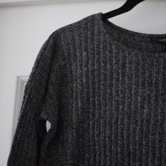 Forever 12 small slight crop sweater - Picture 2 of 6